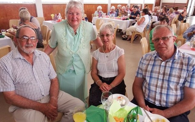 Piet Schoombie, Stienie Geldenhuys, Elsabé Schoombie en ds Dirk van Dyk